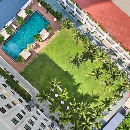 Nesta Hotel Danang Exterior photo