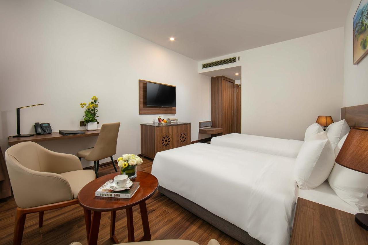 Nesta Hotel Danang Exterior photo