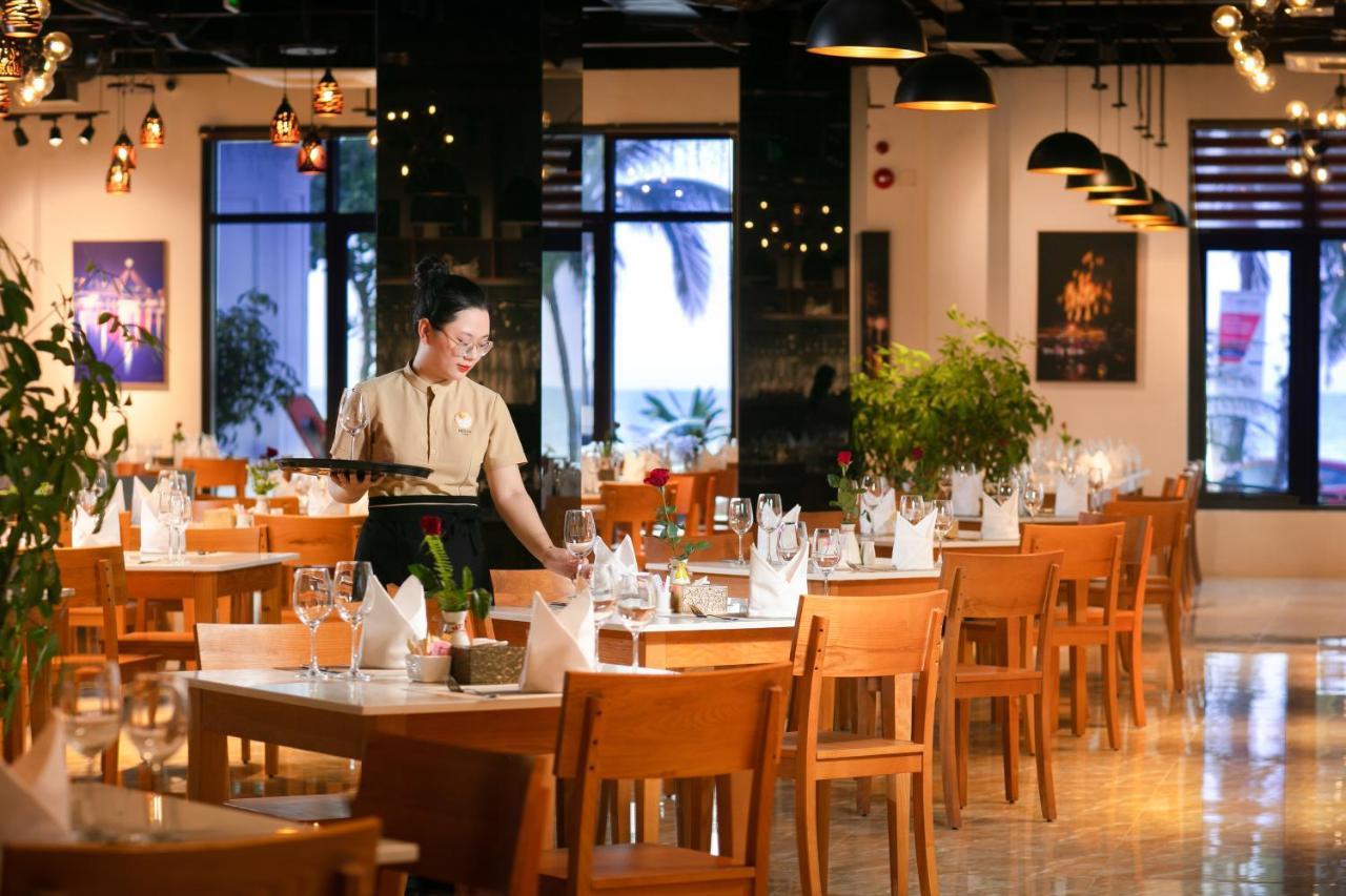 Nesta Hotel Danang Exterior photo