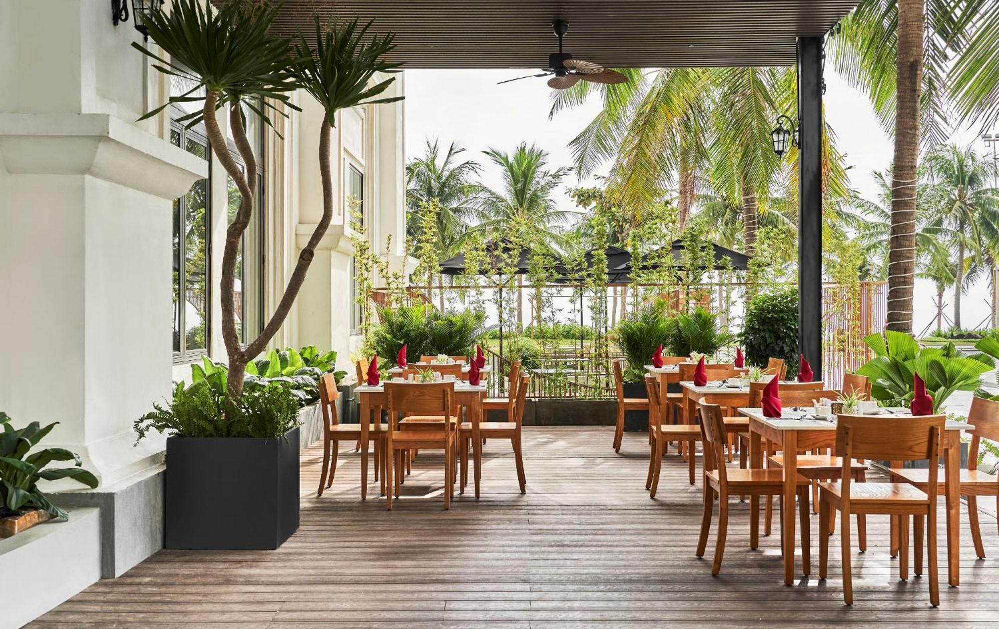 Nesta Hotel Danang Exterior photo