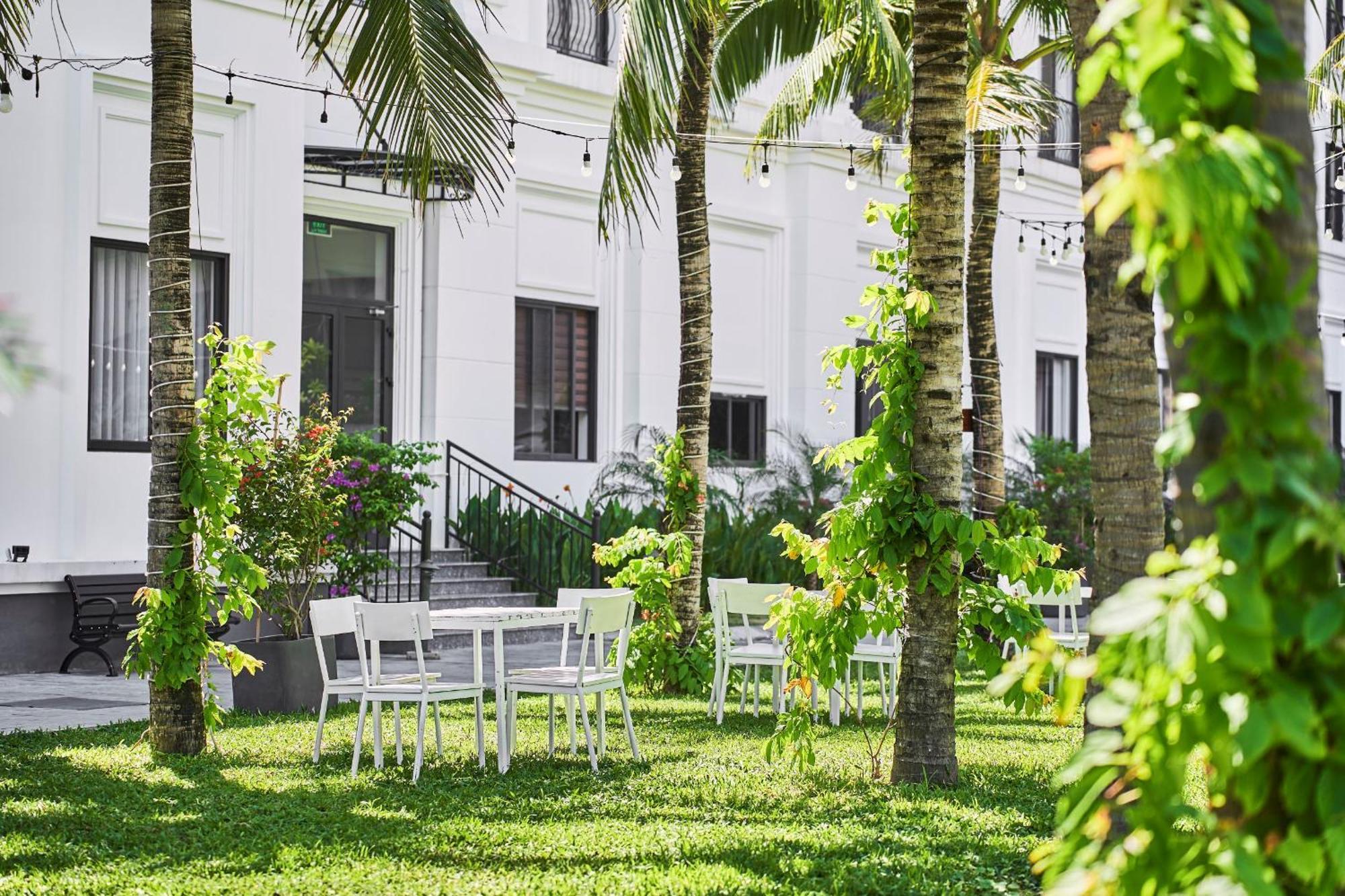Nesta Hotel Danang Exterior photo