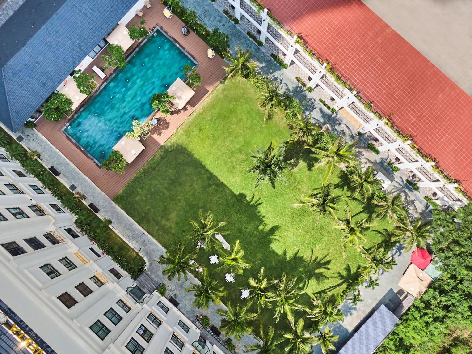 Nesta Hotel Danang Exterior photo